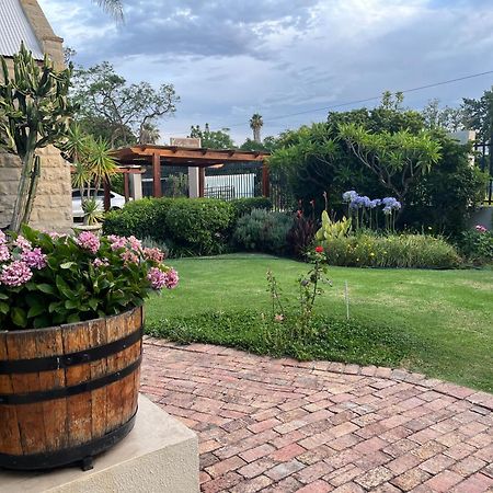 La Pension Guest House Оудсхорн Екстериор снимка