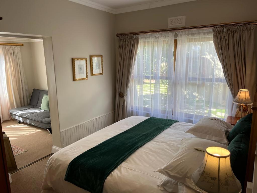 La Pension Guest House Оудсхорн Екстериор снимка